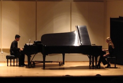 Michael Ferguson and Emily Payne performing <em>Piano Phase</em>